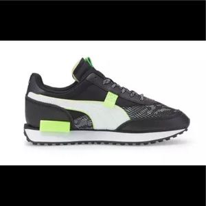 New in box Puma future rider visual Effects Junior size 5.5